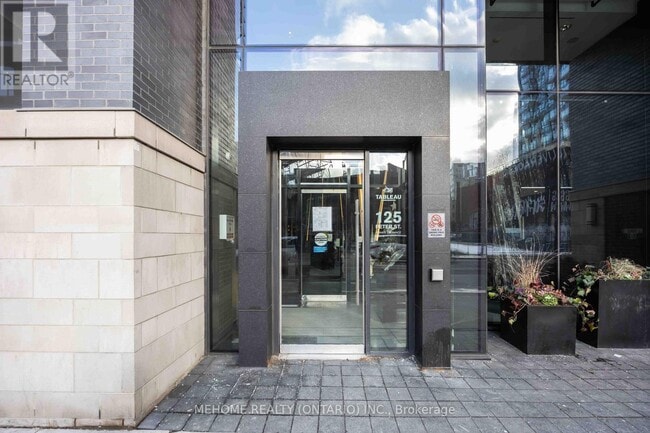 Building Photo - 125 Peter St