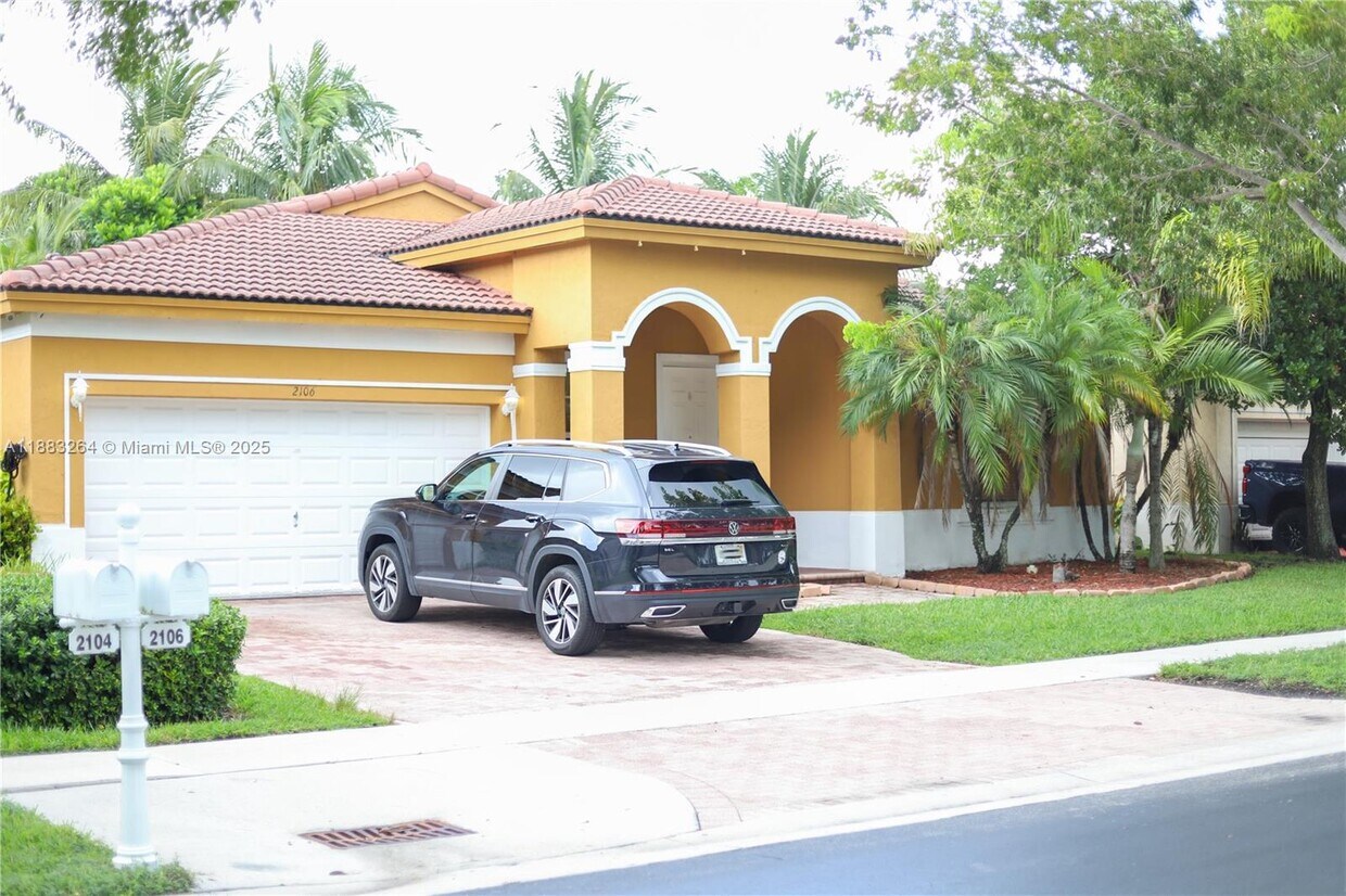 Foto principal - 2106 NE 40th Ave