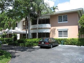 Building Photo - 60 Park Dr