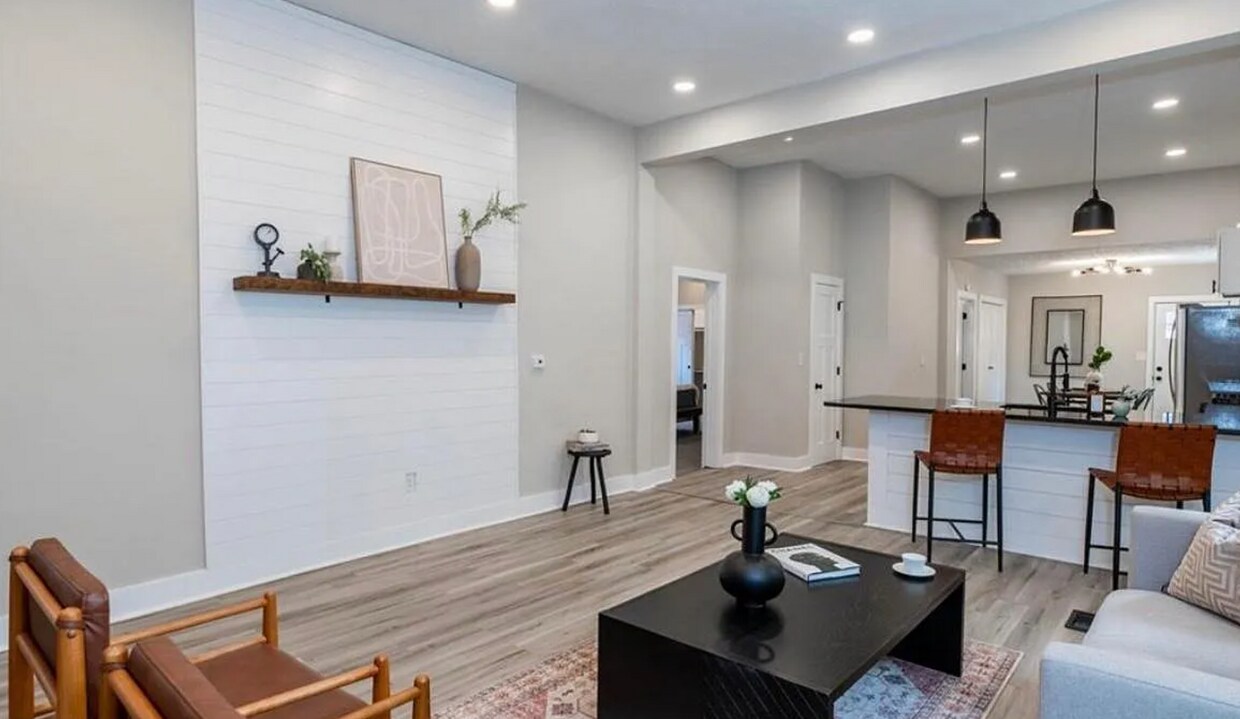 Foto principal - 1641 Carrollton Ave