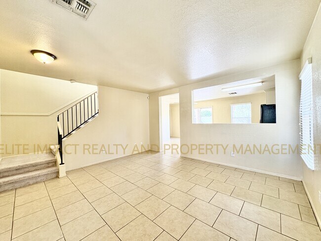 Foto del edificio - 2324 S Mcconnell Dr