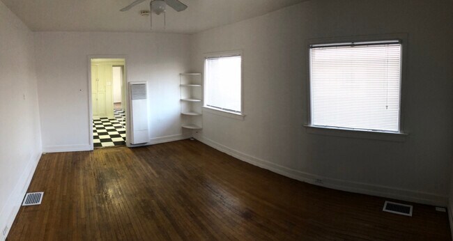 Foto del edificio - 1124 E Garfield Ave