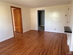 Building Photo - 102 Ellen Dr