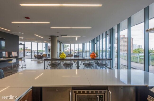 Foto del edificio - 1813 N Halsted St