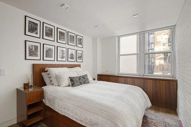 Building Photo - 3 bedroom in New York NY 10003