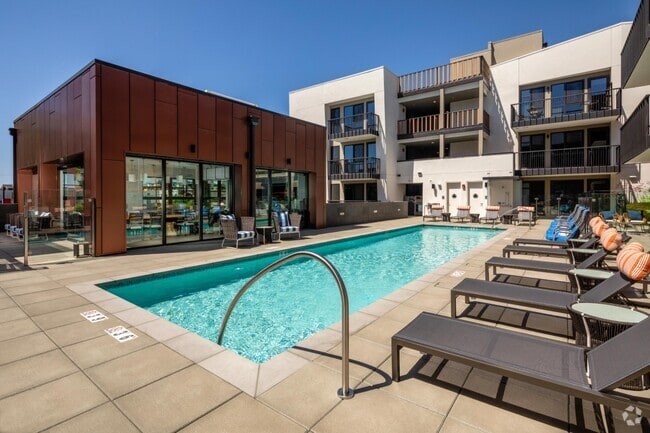 Building Photo - Catherine Santa Monica