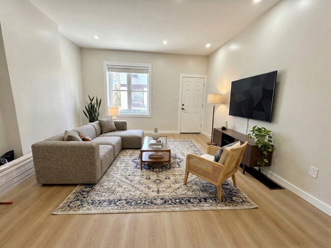 Photo - 1729 LeCount St House