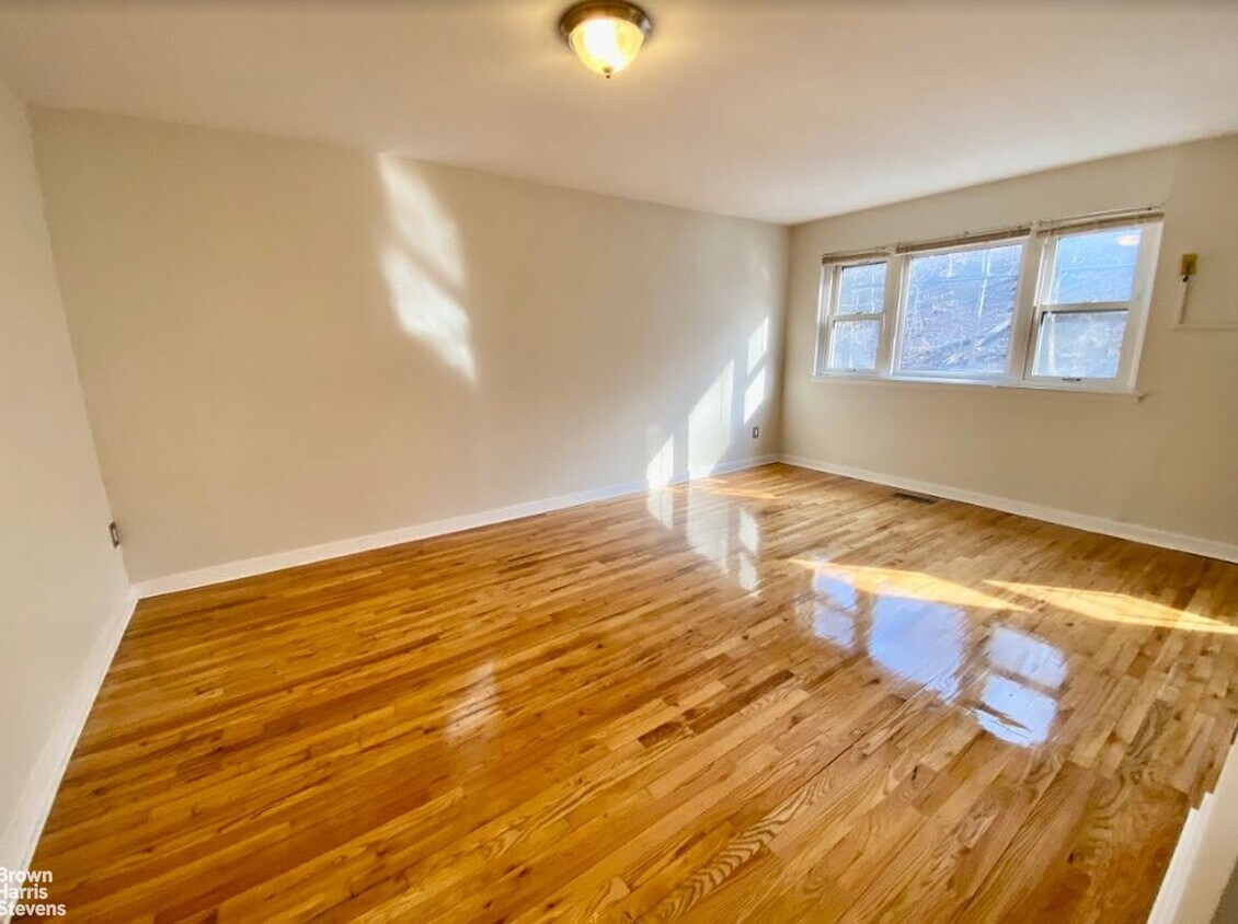 273 W 254th St Unit 2, Bronx, NY 10471 Room for Rent in Bronx, NY