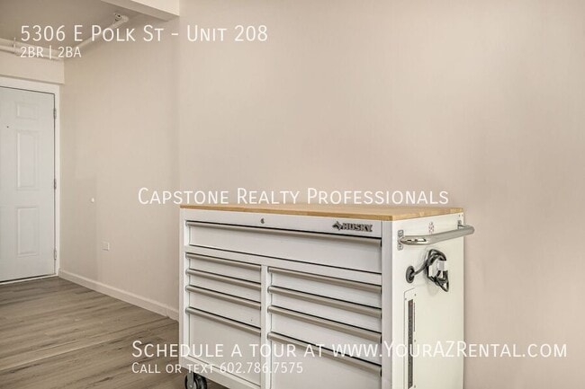 Building Photo - 5306 E Polk St