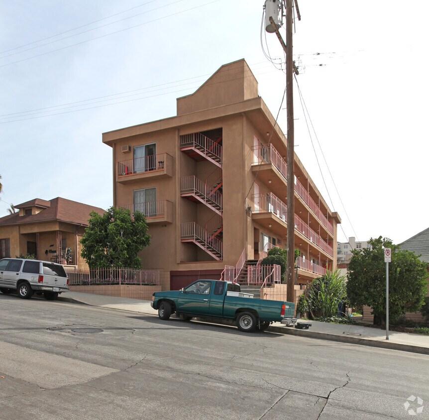 Primary Photo - 922 Beaudry Ave