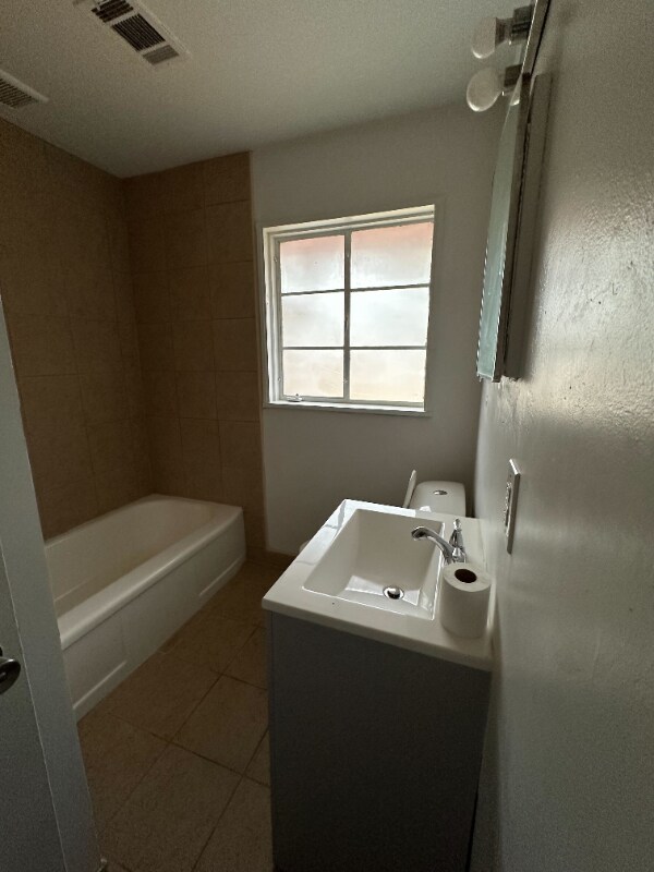 Building Photo - 1125 Rayfield Dr
