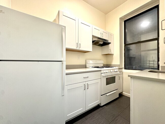 Foto del edificio - 3133 Broadway