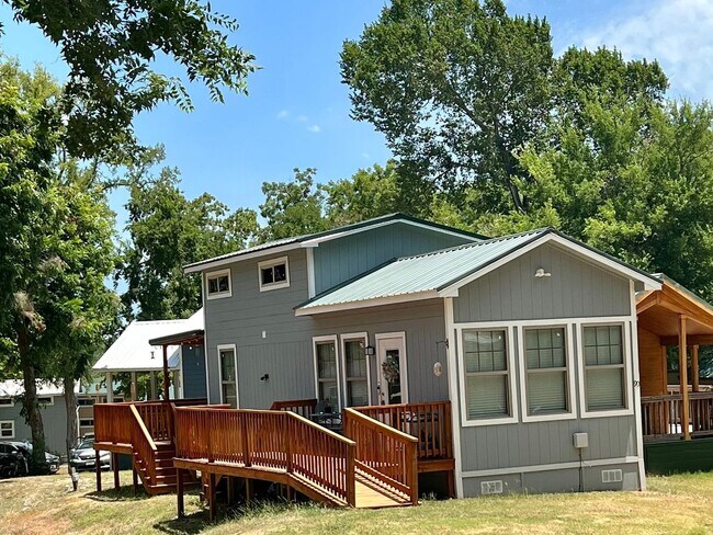 Foto del edificio - 2 Bedroom Single Family Tiny Home in Willis, Tx