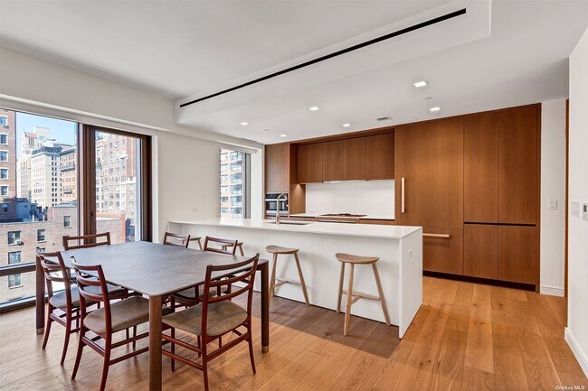 Foto del edificio - 200 E 21st St