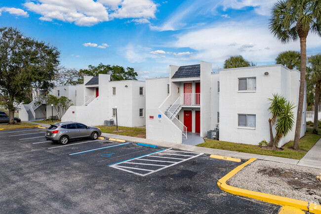 Building Photo - Peppertree Apartments