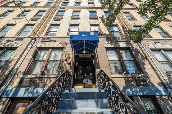 Foto del edificio - 1122 Hudson St