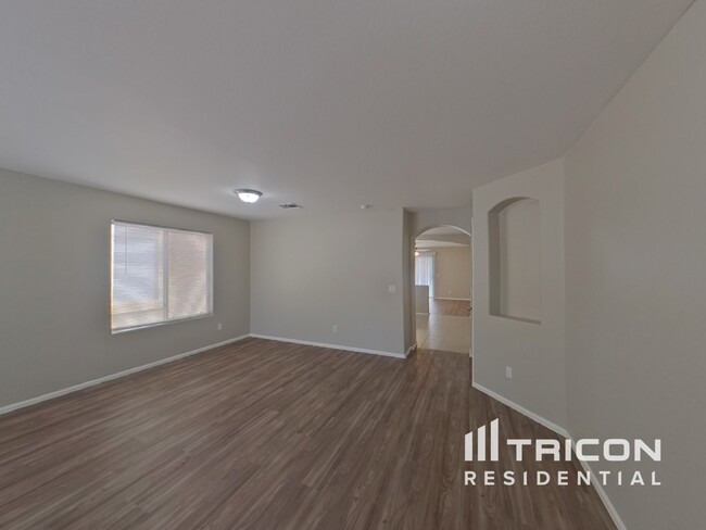 Foto del edificio - 40399 W Thornberry Ln