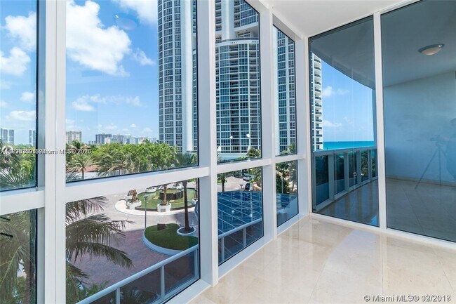 Building Photo - 18101 Collins Ave