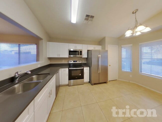 Building Photo - 79 E Lupine Pl