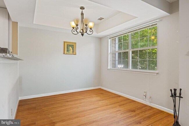 Foto del edificio - 5705 Chapman Mill Dr
