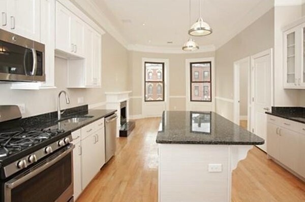 Foto del edificio - 678 Massachusetts Ave