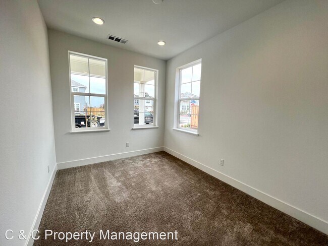 Building Photo - 4 br, 3 bath House - 274 Sandy Gulch Dr