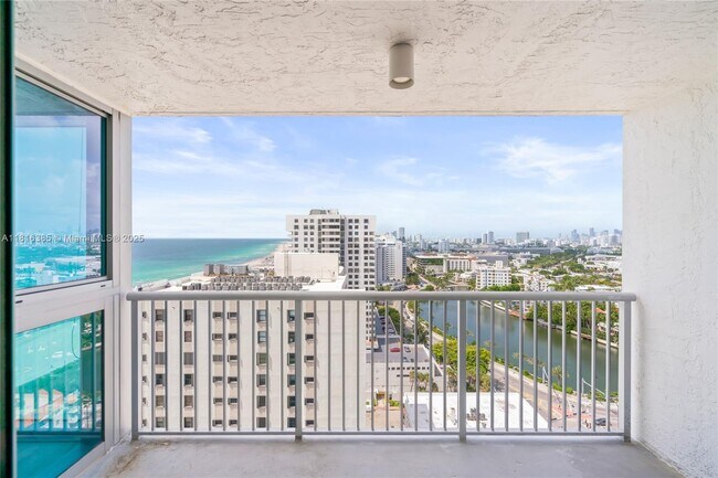 Foto del edificio - 2655 Collins Ave