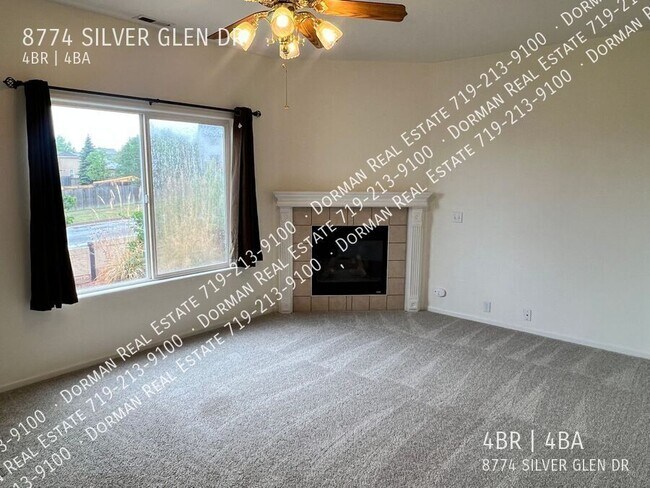 Foto del edificio - 8774 Silver Glen Dr
