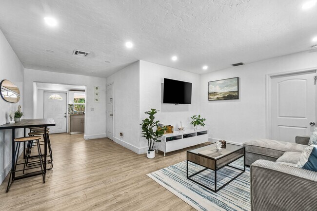 Foto del edificio - 814 Franklin Rd