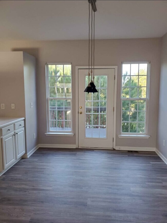 Building Photo - 105 Ruby Walk Dr