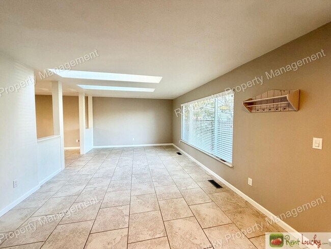 Building Photo - 4901 SW 327th Pl