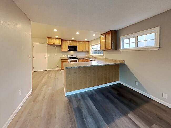Building Photo - 255 Springvalley Dr
