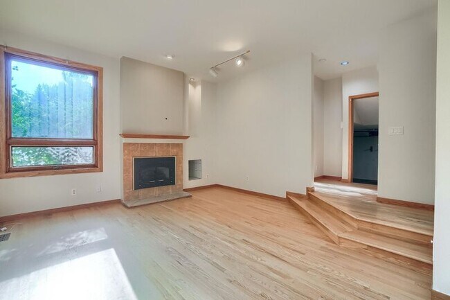 Building Photo - 3770 26th St