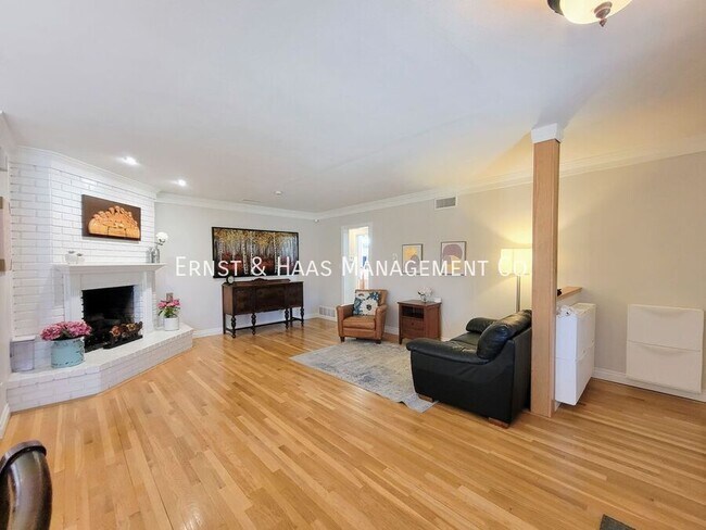 Foto del edificio - 3520 E Curry St