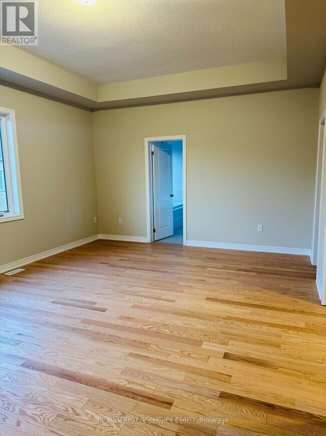 Building Photo - 267 Thornbush Blvd