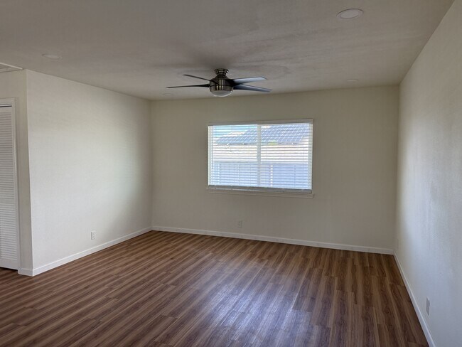 Foto del edificio - 3317 Catherine St