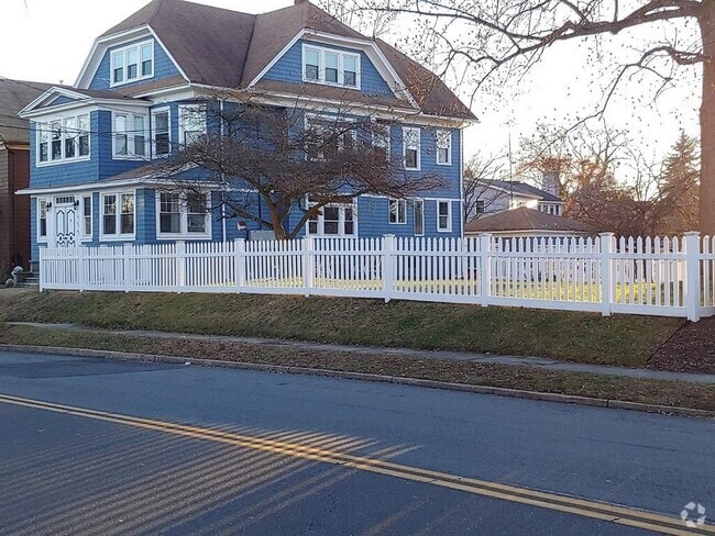 Building Photo - 675 Courtland Ave