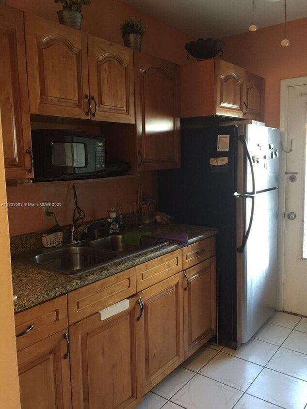 Primary Photo - 19000 NE 3rd Ct