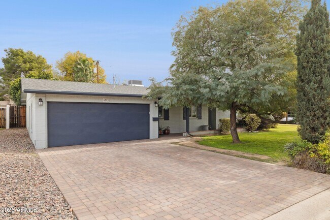 Foto del edificio - 6721 N 12th Wy