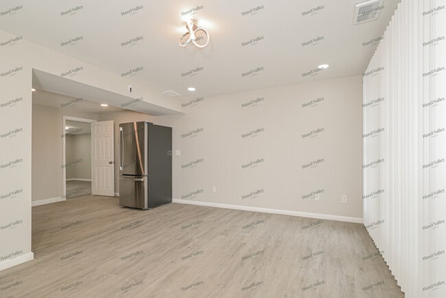 Building Photo - 1415 St Jean St