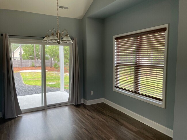 Foto del edificio - 3 Bedroom 2 Bath House in Boiling Springs