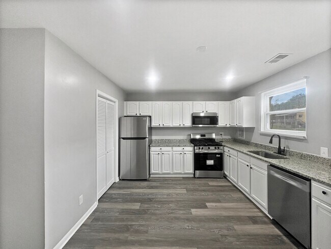 Foto del edificio - 4344 Roberton Ave