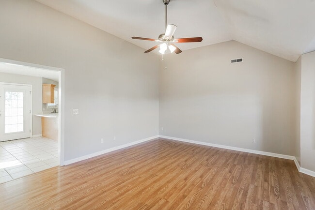Building Photo - 107 Blythe Ct