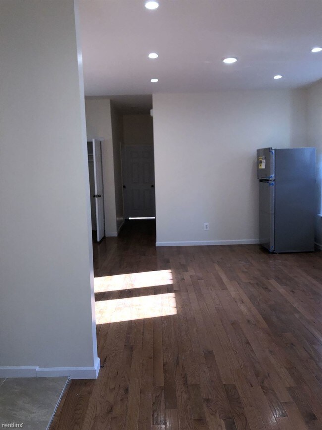 Foto del edificio - 5 br, 1 bath Apartment - 86 E 94th St