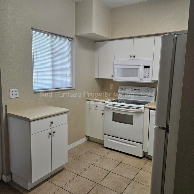 Foto del edificio - 8408 Bernwood Pl Dr