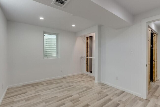 Foto del edificio - 7520 W Bails Ave