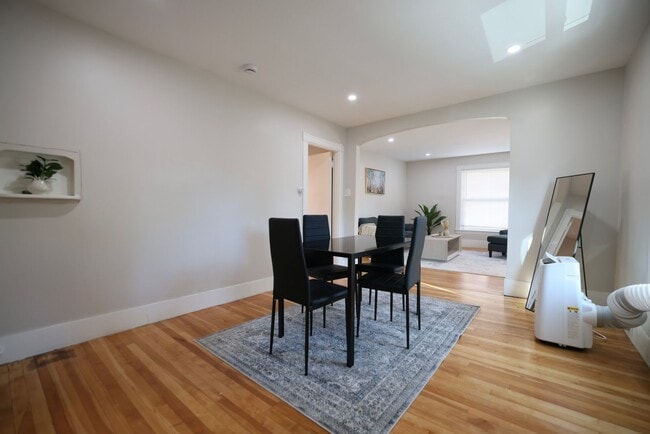 Building Photo - 16 Orange St