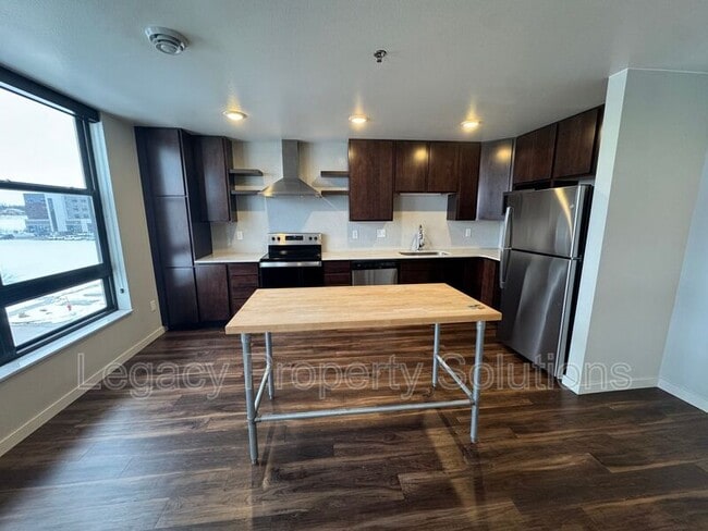 Foto del edificio - 208 E Greenfield Ln