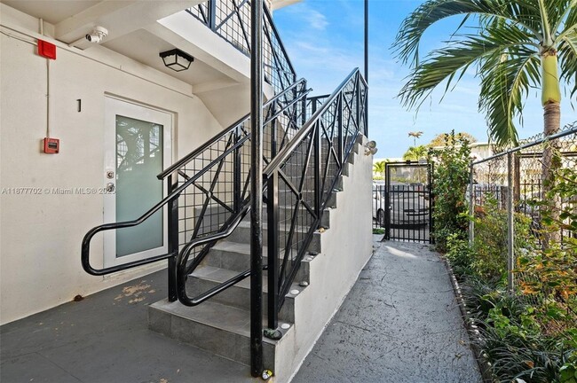 Building Photo - 7315 Byron Ave