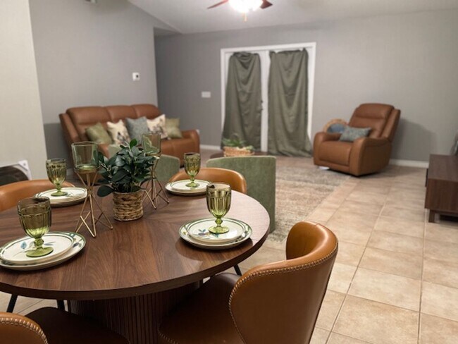 Foto del edificio - 1833 Sundown Dr